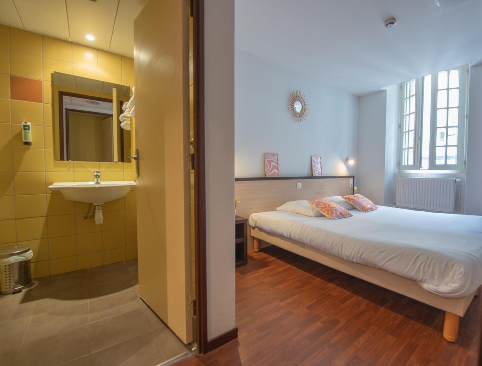 Logis Hotel Le Commerce Navarrenx Exterior photo